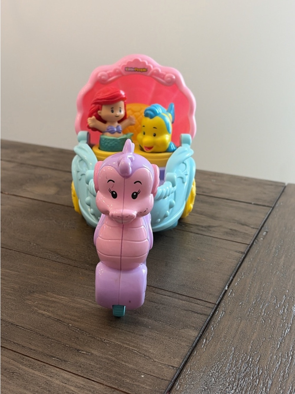 Seahorse Pull-Along Playset with Pink & Light Blue Figures